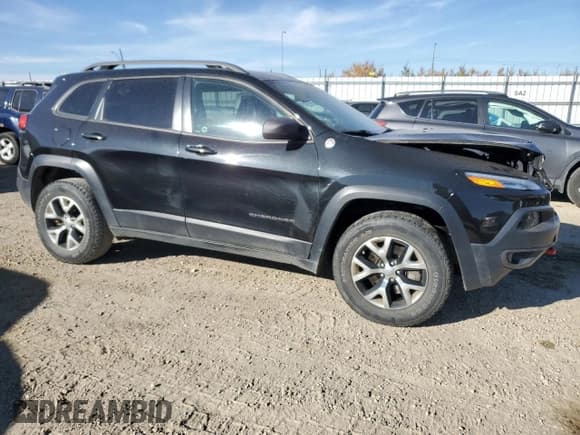 ✅ 2016 Jeep Cherokee Trailhawk • VIN: 1C4PJMBS6GW180819 • Лот: 86165755. Опубликован ранее на Copart с пробегом 111 693 миль. Бесплатный доступ к архиву аукционных продаж из США и подробный отчёт об истории автомобиля на DreamBid. Изображение 4.