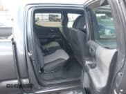 ✅ 2021 Toyota Tacoma SR5 • VIN: 3TMDZ5BN4MM119394 • Lot: 43530612. Wystawiony na IAAI z przebiegiem 33 525 mil. Bezpłatny archiwum sprzedaży aukcyjnych z USA i szczegółowy raport historii pojazdu na DreamBid. Zdjęcie 8.