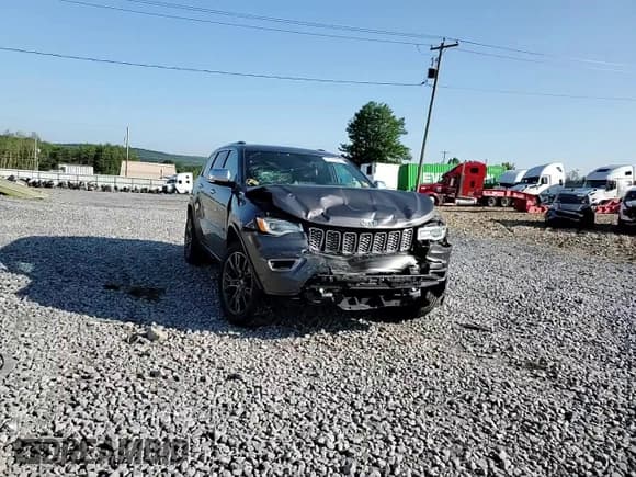✅ 2019 Jeep Grand Cherokee Overland • VIN: 1C4RJFCG1KC750413 • Lot: 65745995. Listed on Copart with 132,583 mi. Free auction sales archive from the USA and detailed vehicle history report at DreamBid. Image 15.