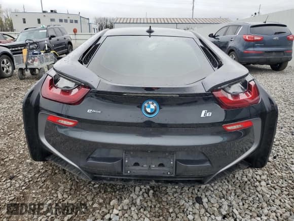 ✅ 2017 BMW i8 • VIN: WBY2Z2C38HV676743 • Lot: 84900305. Wystawiony na Copart z przebiegiem 62 532 mil. Bezpłatny archiwum sprzedaży aukcyjnych z USA i szczegółowy raport historii pojazdu na DreamBid. Zdjęcie 6.