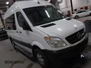 ✅ 2012 Mercedes-Benz Sprinter Passenger • VIN: WDZPE7CC2C5660966 • Lot: 43720741. Wystawiony na IAAI z przebiegiem 236 080 mil. Bezpłatny archiwum sprzedaży aukcyjnych z USA i szczegółowy raport historii pojazdu na DreamBid. Zdjęcie 1.