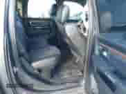 2017 Ram 1500 Laramie z VIN 1C6RR6NT5HS752125, wystawiony jako IAAI lot #41072237 z przebiegiem 75 147 mil mil oraz . Historia ofert i sprzedaży dostępna na DreamBid. Obrazek 8.