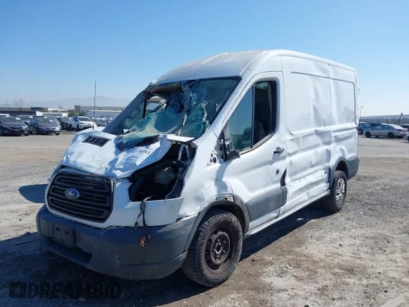 ✅ 2017 Ford Transit • VIN: 1FTYE1CM3HKB50922 • Лот: 41676383. Опубликован ранее на IAAI с пробегом 162 206 миль. Бесплатный доступ к архиву аукционных продаж из США и подробный отчёт об истории автомобиля на DreamBid. Изображение 6.