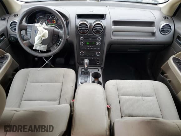 ✅ 2008 Ford Taurus X SEL • VIN: 1FMDK02W88GA11596 • Lot: 53447445. Listed on Copart with 137,325 mi. Free auction sales archive from the USA and detailed vehicle history report at DreamBid. Image 8.