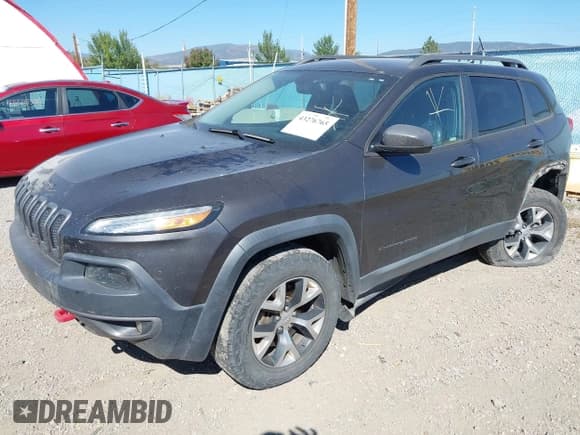 ✅ 2014 Jeep Cherokee Trailhawk • VIN: 1C4PJMBS7EW199070 • Lot: 43276765. Wystawiony na IAAI z przebiegiem 106 888 mil. Bezpłatny archiwum sprzedaży aukcyjnych z USA i szczegółowy raport historii pojazdu na DreamBid. Zdjęcie 17.