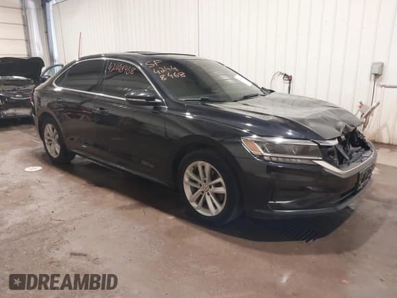 ✅ 2020 Volkswagen Passat SE • VIN: 1VWWA7A32LC012515 • Lot: 42448468. Listed on IAAI with 138,300 mi. Free auction sales archive from the USA and detailed vehicle history report at DreamBid. Image 1.