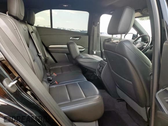 ✅ 2020 Cadillac XT4 AWD Premium Luxury • VIN: 1GYFZDR42LF022736 • Lot: 70602715. Wystawiony na Copart z przebiegiem 68 572 mil. Bezpłatny archiwum sprzedaży aukcyjnych z USA i szczegółowy raport historii pojazdu na DreamBid. Zdjęcie 11.