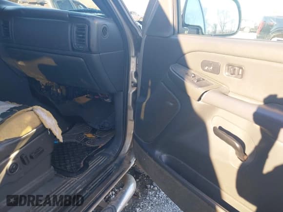 ✅ 2004 Chevrolet Avalanche Z66 • VIN: 3GNEC12T74G309595 • Lot: 43743948. Wystawiony na IAAI z przebiegiem Nie podano. Bezpłatny archiwum sprzedaży aukcyjnych z USA i szczegółowy raport historii pojazdu na DreamBid. Zdjęcie 5.