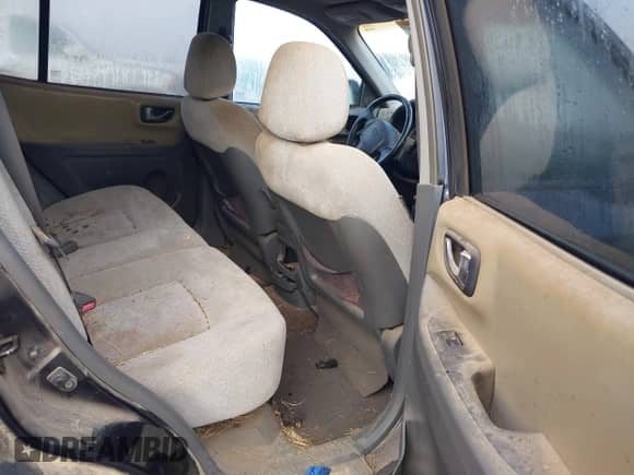 2005 Hyundai Santa Fe GLS z VIN KM8SC73D45U994851, wystawiony jako IAAI lot #40705312 z przebiegiem 135 459 mil mil oraz . Historia ofert i sprzedaży dostępna na DreamBid. Obrazek 8.