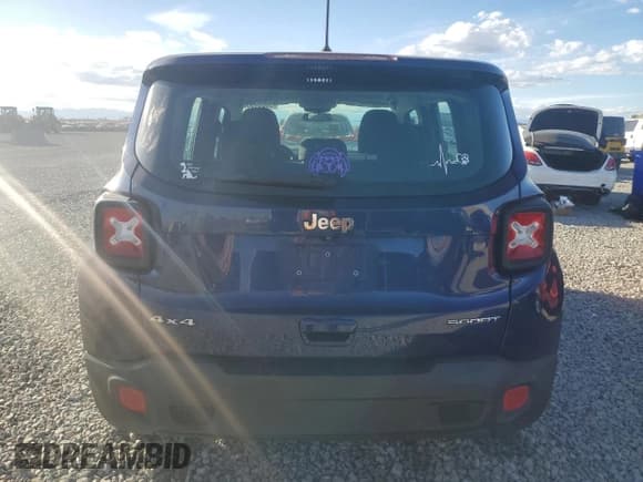 ✅ 2018 Jeep Renegade Sport • VIN: ZACCJBAB5JPG80768 • Lot: 93261935. Wystawiony na Copart z przebiegiem 101 741 mil. Bezpłatny archiwum sprzedaży aukcyjnych z USA i szczegółowy raport historii pojazdu na DreamBid. Zdjęcie 6.