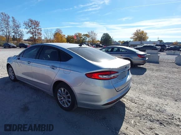 ✅ 2017 Ford Fusion S • VIN: 3FA6P0G75HR176312 • Lot: 43624650. Listed on IAAI with 112,624 mi. Free auction sales archive from the USA and detailed vehicle history report at DreamBid. Image 3.