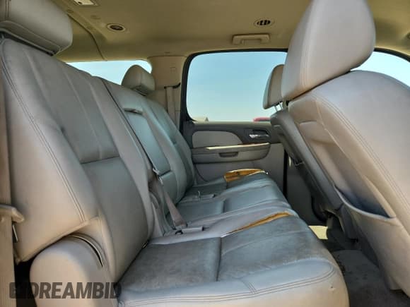 ✅ 2008 Chevrolet Suburban 3LT • VIN: 3GNFC16J18G135333 • Lot: 65291285. Listed on Copart with 175,152 mi. Free auction sales archive from the USA and detailed vehicle history report at DreamBid. Image 11.