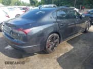 ✅ 2022 Maserati Quattroporte Modena Q4 • VIN: ZAM56YRM7N1384882 • Lot: 42707476. Wystawiony na IAAI z przebiegiem 41 375 mil. Bezpłatny archiwum sprzedaży aukcyjnych z USA i szczegółowy raport historii pojazdu na DreamBid. Zdjęcie 4.