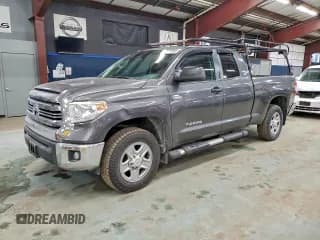 ✅ 2016 Toyota Tundra SR5 • VIN: 5TFUY5F19GX563489 • Lot: 96564165. Listed on Copart with 276,051 mi. Free auction sales archive from the USA and detailed vehicle history report at DreamBid. Image 1.