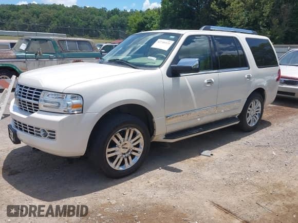 ✅ 2007 Lincoln Navigator • VIN: 5LMFU27507LJ08406 • Lot: 42740531. Wystawiony na IAAI z przebiegiem 152 405 mil. Bezpłatny archiwum sprzedaży aukcyjnych z USA i szczegółowy raport historii pojazdu na DreamBid. Zdjęcie 2.