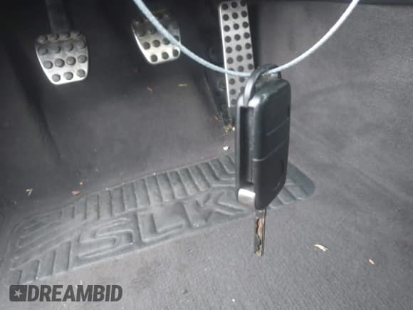 ✅ 2001 Mercedes-Benz SLK 230/320 • VIN: WDBKK65F71F221501 • Lot: 42282368. Listed on IAAI with 123,692 mi. Free auction sales archive from the USA and detailed vehicle history report at DreamBid. Image 11.