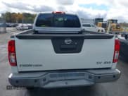 ✅ 2017 Nissan Frontier SL • VIN: 1N6AD0FV2HN750975 • Lot: 43574104. Wystawiony na IAAI z przebiegiem 75 897 mil. Bezpłatny archiwum sprzedaży aukcyjnych z USA i szczegółowy raport historii pojazdu na DreamBid. Zdjęcie 16.