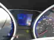 2013 Hyundai Tucson GLS z VIN KM8JU3AC9DU561035, wystawiony jako IAAI lot #43040764 z przebiegiem 145 743 mil mil oraz . Historia ofert i sprzedaży dostępna na DreamBid. Obrazek 16.