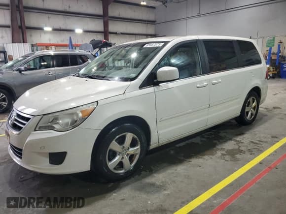 ✅ 2010 Volkswagen Routan SE • VIN: 2V4RW3D16AR242489 • Lot: 85957075. Wystawiony na Copart z przebiegiem 148 442 mil. Bezpłatny archiwum sprzedaży aukcyjnych z USA i szczegółowy raport historii pojazdu na DreamBid. Zdjęcie 1.
