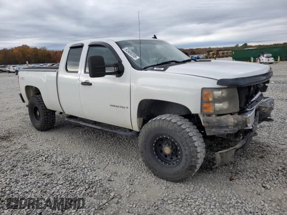✅ 2008 Chevrolet Silverado 2500HD Work Truck • VIN: 1GCHK29K98E154346 • Lot: 93400395. Wystawiony na Copart z przebiegiem 281 343 mil. Bezpłatny archiwum sprzedaży aukcyjnych z USA i szczegółowy raport historii pojazdu na DreamBid. Zdjęcie 4.
