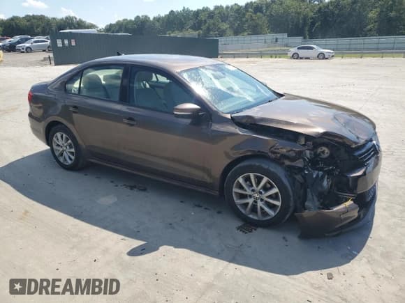 ✅ 2012 Volkswagen Jetta SE • VIN: 3VWDX7AJ3CM316648 • Lot: 71063465. Wystawiony na Copart z przebiegiem 230 605 mil. Bezpłatny archiwum sprzedaży aukcyjnych z USA i szczegółowy raport historii pojazdu na DreamBid. Zdjęcie 4.