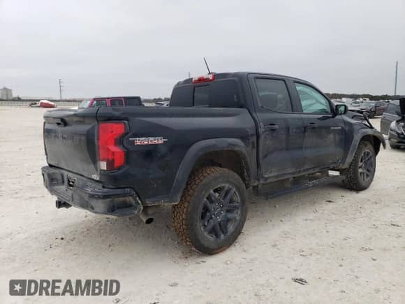 2023 Chevrolet Colorado 4WD Trail Boss z VIN 1GCPTEEK0P1205948, wystawiony jako Copart lot #46364505 z przebiegiem 22 048 mil mil oraz Szkoda całkowita • Salvage title. Historia ofert i sprzedaży dostępna na DreamBid. Obrazek 3.