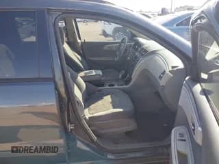 ✅ 2011 Chevrolet Traverse LS • VIN: 1GNKRFED9BJ164638 • Lot: 43484921. Wystawiony na IAAI z przebiegiem 151 914 mil. Bezpłatny archiwum sprzedaży aukcyjnych z USA i szczegółowy raport historii pojazdu na DreamBid. Zdjęcie 5.