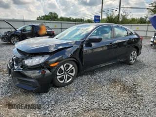 ✅ 2018 Honda Civic LX • VIN: 2HGFC2F56JH585732 • Lot: 63570215. Wystawiony na Copart z przebiegiem 58 553 mil. Bezpłatny archiwum sprzedaży aukcyjnych z USA i szczegółowy raport historii pojazdu na DreamBid. Zdjęcie 1.