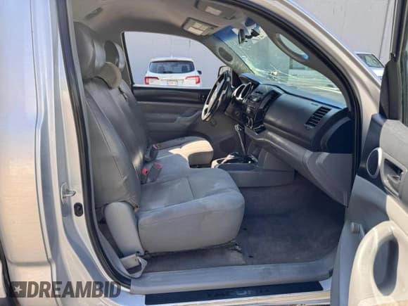 ✅ 2008 Toyota Tacoma • VIN: 5TEPX42N38Z587316 • Lot: 80750725. Wystawiony na Copart z przebiegiem 179 964 mil. Bezpłatny archiwum sprzedaży aukcyjnych z USA i szczegółowy raport historii pojazdu na DreamBid. Zdjęcie 5.