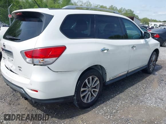 ✅ 2013 Nissan Pathfinder Platinum • VIN: 5N1AR2MM4DC623141 • Lot: 41891386. Wystawiony na IAAI z przebiegiem 139 550 mil. Bezpłatny archiwum sprzedaży aukcyjnych z USA i szczegółowy raport historii pojazdu na DreamBid. Zdjęcie 4.