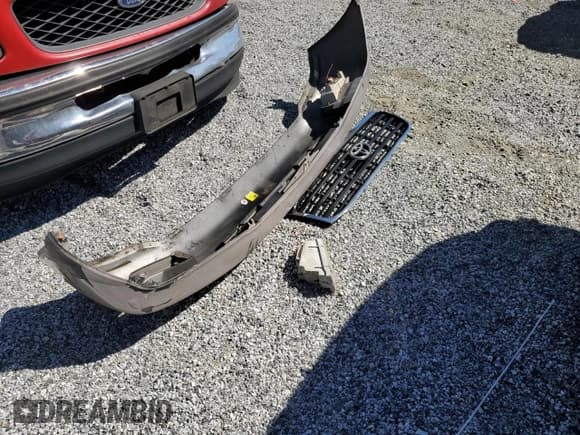 ✅ 2000 Toyota Land Cruiser • VIN: JT3HT05J4Y0087588 • Lot: 49678045. Wystawiony na Copart z przebiegiem 243 167 mil. Bezpłatny archiwum sprzedaży aukcyjnych z USA i szczegółowy raport historii pojazdu na DreamBid. Zdjęcie 15.