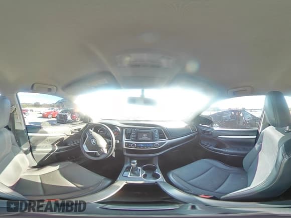 ✅ 2015 Toyota Highlander LE Plus • VIN: 5TDZKRFH5FS118506 • Лот: 84758805. Опубликован ранее на Copart с пробегом 388 881 миль. Бесплатный доступ к архиву аукционных продаж из США и подробный отчёт об истории автомобиля на DreamBid. Изображение 15.