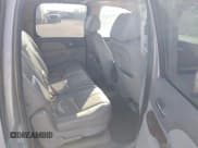 ✅ 2009 Chevrolet Suburban 2LT • VIN: 1GNFK26389R190745 • Lot: 43252001. Wystawiony na IAAI z przebiegiem 238 572 mil. Bezpłatny archiwum sprzedaży aukcyjnych z USA i szczegółowy raport historii pojazdu na DreamBid. Zdjęcie 8.