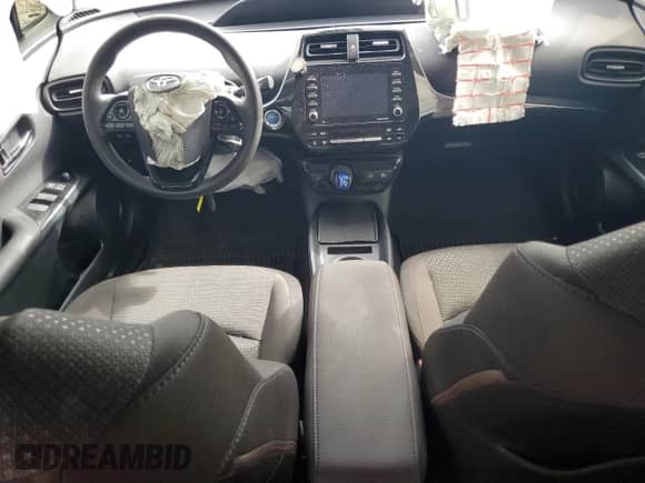 2021 Toyota Prius L Eco with VIN JTDKAMFU0M3141002, listed as a Copart auction lot 84425805 with 73,095 mi miles and Clean title. Bid and sale history available at DreamBid. Image 8.