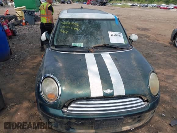 2010 MINI Hardtop с VIN WMWMF3C57ATZ24618, выставлен на аукционе IAAI как лот 42426752 с пробегом 68 973 миль миль и . История ставок и продаж доступна на DreamBid. Изображение 6.