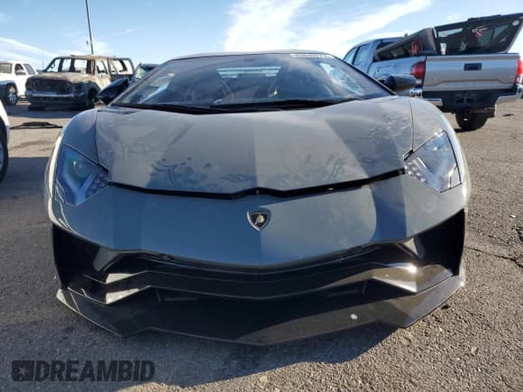 ✅ 2018 Lamborghini Aventador S • VIN: ZHWUG4ZD1JLA06944 • Lot: 83040274. Listed on Copart with 7,816 mi. Free auction sales archive from the USA and detailed vehicle history report at DreamBid. Image 5.