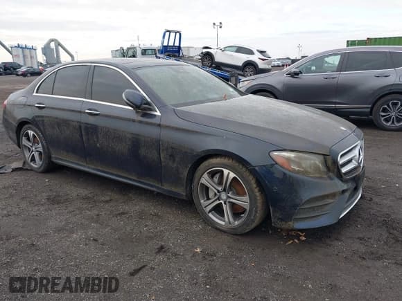 ✅ 2017 Mercedes-Benz E 300 Luxury • VIN: WDDZF4KB1HA099158 • Lot: 43743509. Wystawiony na IAAI z przebiegiem Nie podano. Bezpłatny archiwum sprzedaży aukcyjnych z USA i szczegółowy raport historii pojazdu na DreamBid. Zdjęcie 1.