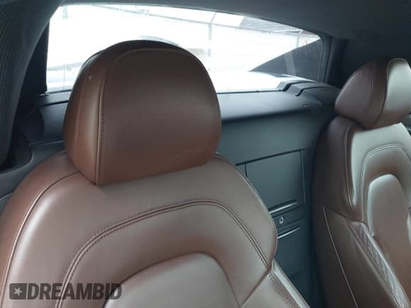 ✅ 2011 Audi R8 • VIN: WUAVNAFG2BN001984 • Лот: 41830131. Опубликован ранее на IAAI с пробегом 78 499 миль. Бесплатный доступ к архиву аукционных продаж из США и подробный отчёт об истории автомобиля на DreamBid. Изображение 8.