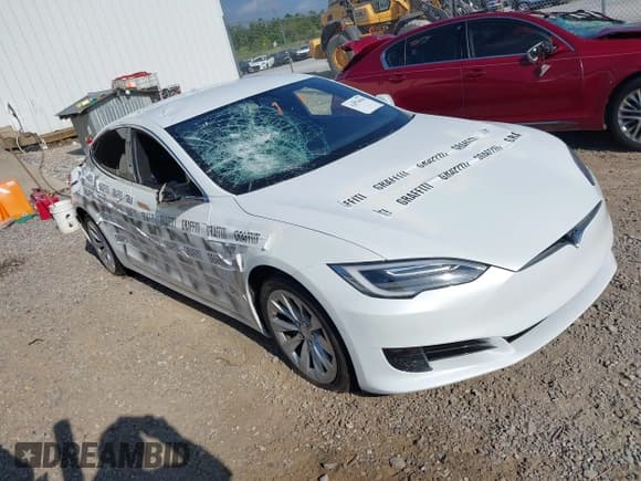 ✅ 2017 Tesla Model S 100D • VIN: 5YJSA1E27HF188034 • Lot: 42879858. Wystawiony na IAAI z przebiegiem Nie podano. Bezpłatny archiwum sprzedaży aukcyjnych z USA i szczegółowy raport historii pojazdu na DreamBid. Zdjęcie 1.