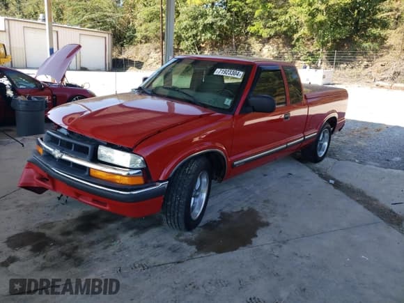 ✅ 2002 Chevrolet S-10 LS • VIN: 1GCCS19W328125227 • Лот: 71923304. Опубликован ранее на Copart с пробегом 146 872 миль. Бесплатный доступ к архиву аукционных продаж из США и подробный отчёт об истории автомобиля на DreamBid. Изображение 1.