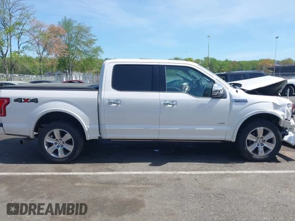 ✅ 2017 Ford F-150 XL • VIN: 1FTEW1EG9HFA92136 • Лот: 42130690. Опубликован ранее на IAAI с пробегом 119 422 миль. Бесплатный доступ к архиву аукционных продаж из США и подробный отчёт об истории автомобиля на DreamBid. Изображение 13.