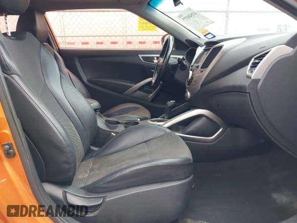 ✅ 2015 Hyundai Veloster RE:FLEX • VIN: KMHTC6AD8FU238345 • Лот: 41549377. Опубликован ранее на IAAI с пробегом 117 240 миль. Бесплатный доступ к архиву аукционных продаж из США и подробный отчёт об истории автомобиля на DreamBid. Изображение 5.