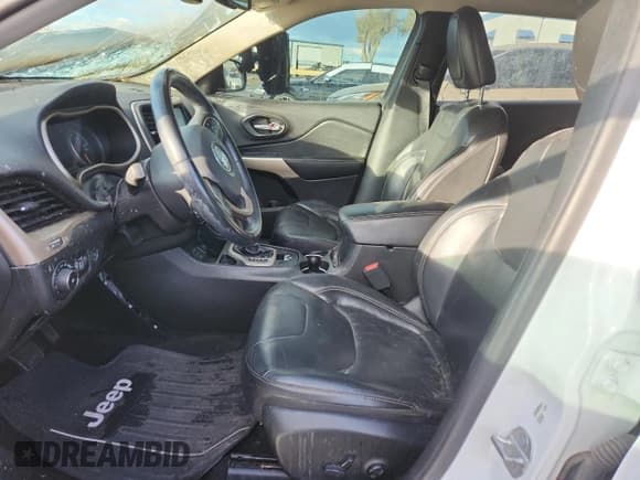 ✅ 2018 Jeep Cherokee Limited • VIN: 1C4PJLDB2JD523703 • Лот: 93692785. Опубликован ранее на Copart с пробегом Не указан. Бесплатный доступ к архиву аукционных продаж из США и подробный отчёт об истории автомобиля на DreamBid. Изображение 7.