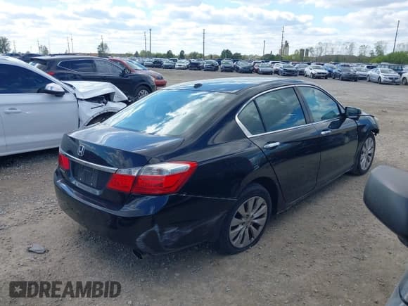 ✅ 2013 Honda Accord EX-L • VIN: 1HGCR2F80DA275588 • Lot: 43397297. Listed on IAAI with 212,365 mi. Free auction sales archive from the USA and detailed vehicle history report at DreamBid. Image 4.