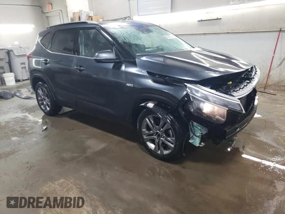 ✅ 2022 Kia Seltos S • VIN: KNDEUCAA6N7266138 • Лот: 85572094. Опубликован ранее на Copart с пробегом 54 443 миль. Бесплатный доступ к архиву аукционных продаж из США и подробный отчёт об истории автомобиля на DreamBid. Изображение 4.