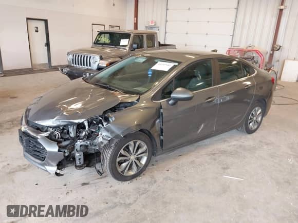 ✅ 2019 Chevrolet Cruze LT • VIN: 1G1BE5SM8K7139173 • Lot: 42255981. Wystawiony na IAAI z przebiegiem 154 876 mil mil. Skorzystaj z bezpłatnego archiwum sprzedaży aukcyjnych z USA i zobacz szczegółowy raport historii pojazdu na DreamBid. Zdjęcie 17.