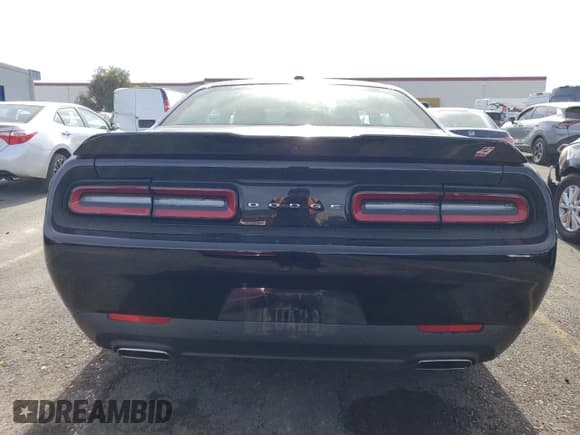 ✅ 2023 Dodge Challenger GT • VIN: 2C3CDZKG4PH507817 • Lot: 72339853. Wystawiony na Copart z przebiegiem 14 292 mil. Bezpłatny archiwum sprzedaży aukcyjnych z USA i szczegółowy raport historii pojazdu na DreamBid. Zdjęcie 6.