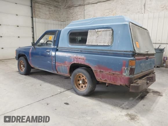✅ 1986 Toyota Pickup • VIN: JT4RN50R7G0150640 • Lot: 42712600. Wystawiony na IAAI z przebiegiem 194 688 mil. Bezpłatny archiwum sprzedaży aukcyjnych z USA i szczegółowy raport historii pojazdu na DreamBid. Zdjęcie 3.