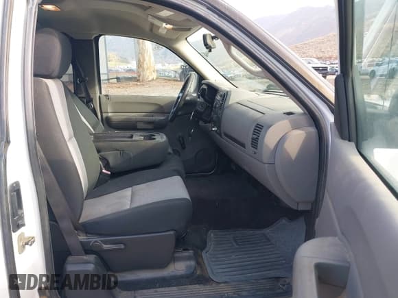 ✅ 2008 Chevrolet Silverado 1500 Work Truck • VIN: 1GCEC19X48Z124315 • Лот: 43751897. Опубликован ранее на IAAI с пробегом 271 517 миль. Бесплатный доступ к архиву аукционных продаж из США и подробный отчёт об истории автомобиля на DreamBid. Изображение 5.