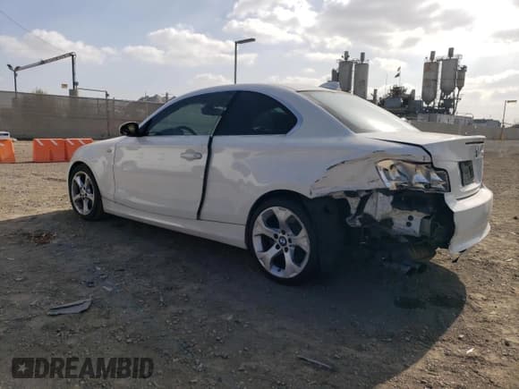 ✅ 2009 BMW 1 Series 128i • VIN: WBAUP93539VF48406 • Лот: 84434494. Опубликован ранее на Copart с пробегом 124 445 миль. Бесплатный доступ к архиву аукционных продаж из США и подробный отчёт об истории автомобиля на DreamBid. Изображение 2.